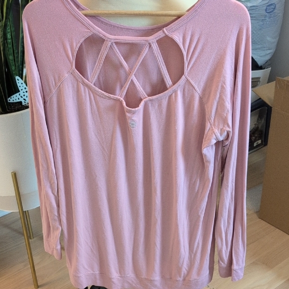 GAIAM Lavender Long Sleeve Top with Back Detail - Picture 4 of 6